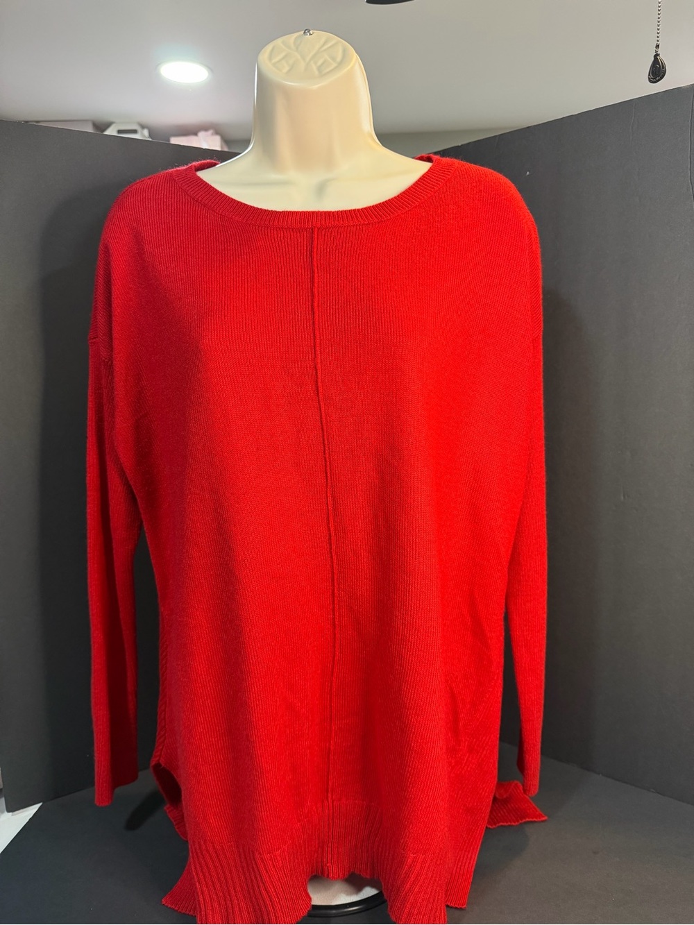 a.n.a Women's Red Scoop Neck Lightweight Knit Sweater